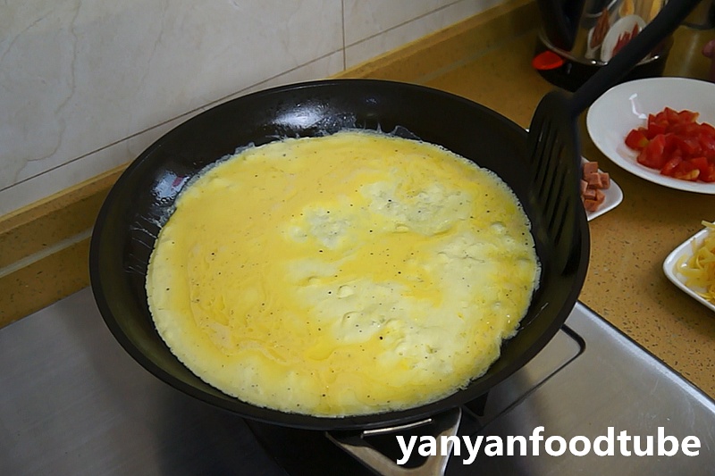 乳酪煎蛋卷 Omelet的做法 步骤4