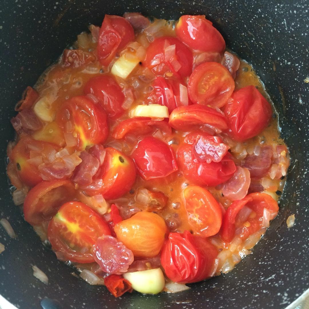 番茄辣醬香腸意大利麪的做法 步骤4