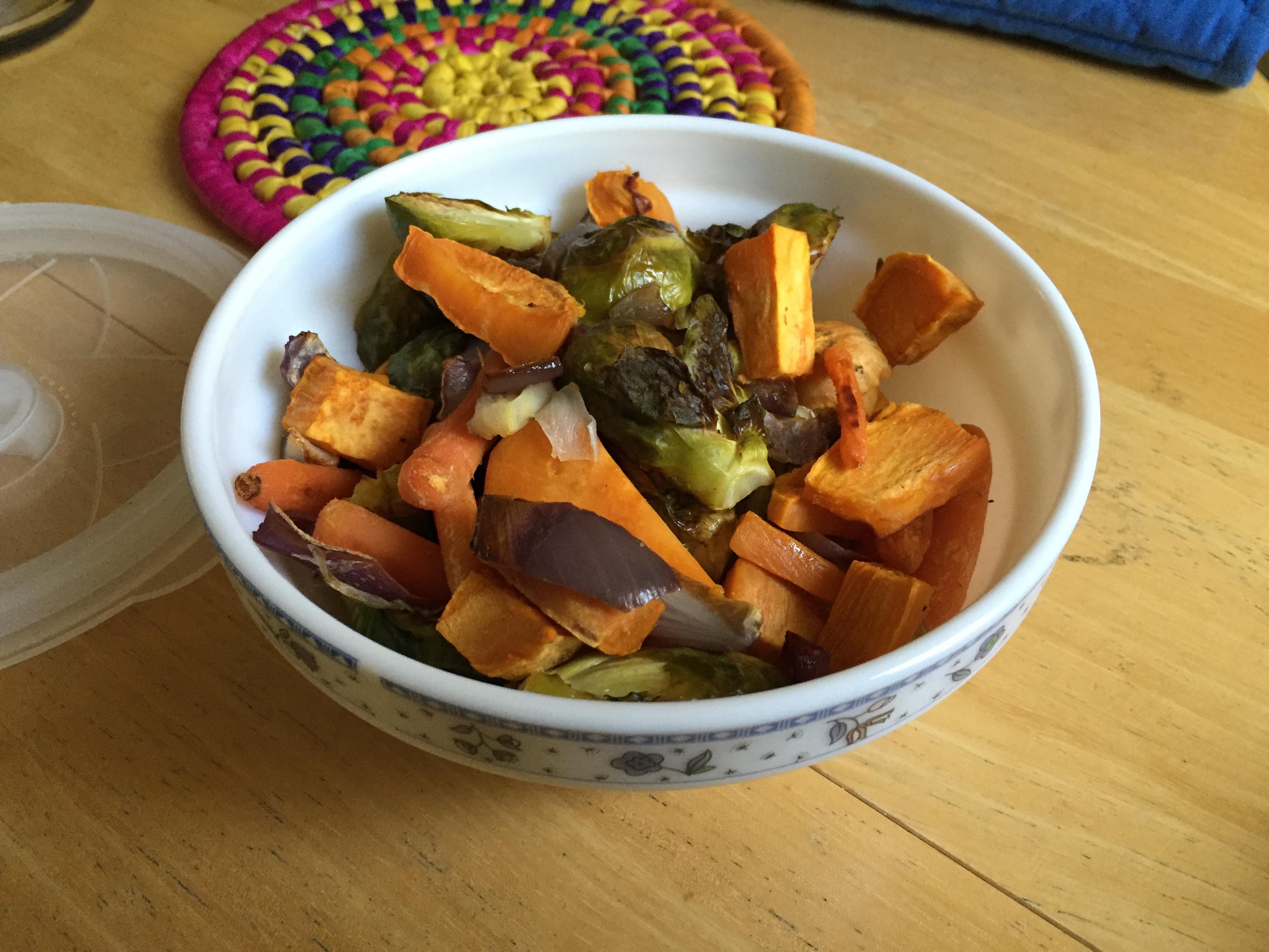 烤胡蘿蔔，紅薯，洋蔥和芽甘藍brussels sprout的做法 步骤2