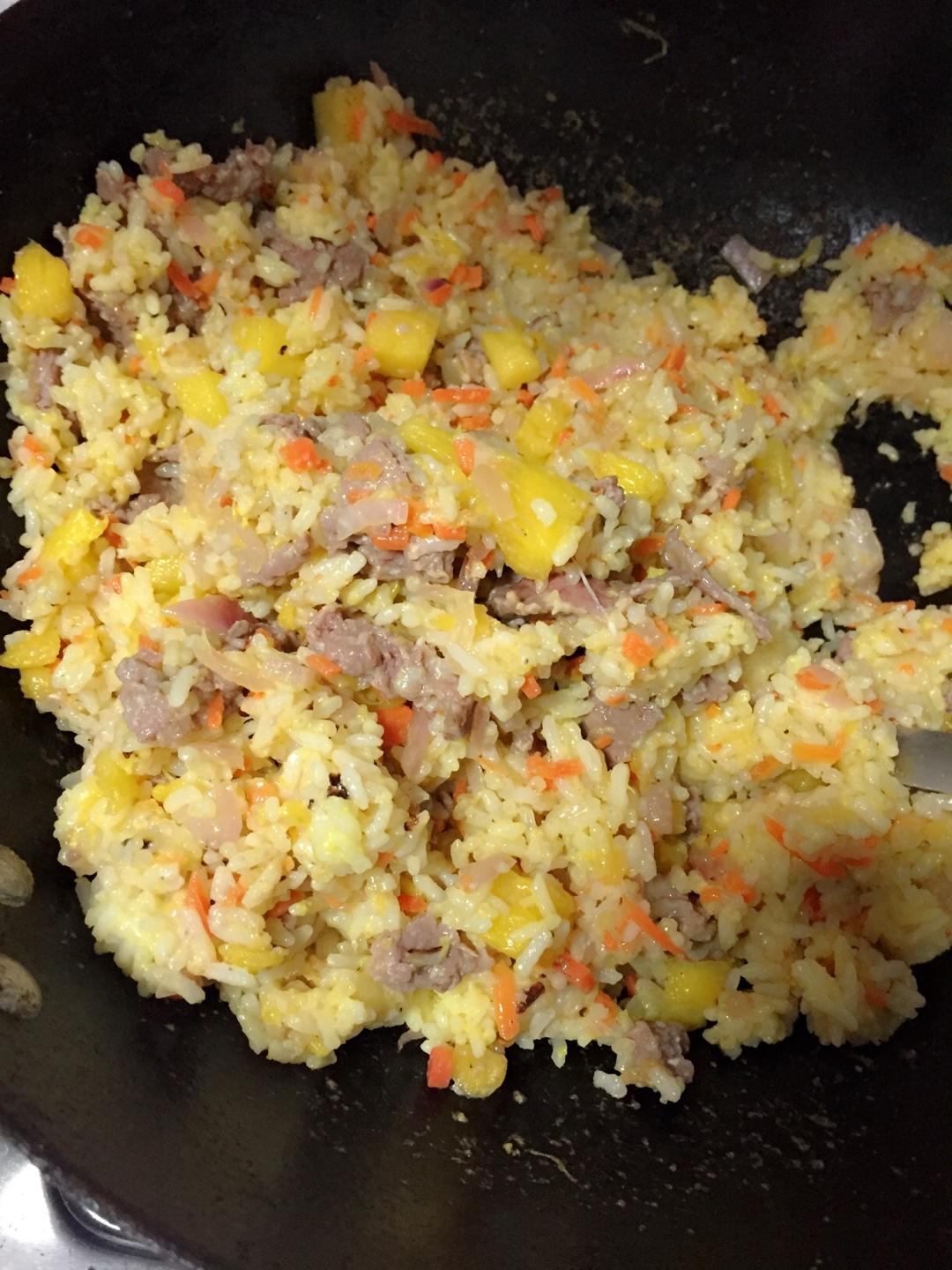 菠蘿牛肉黃金蛋炒飯的做法 步骤16