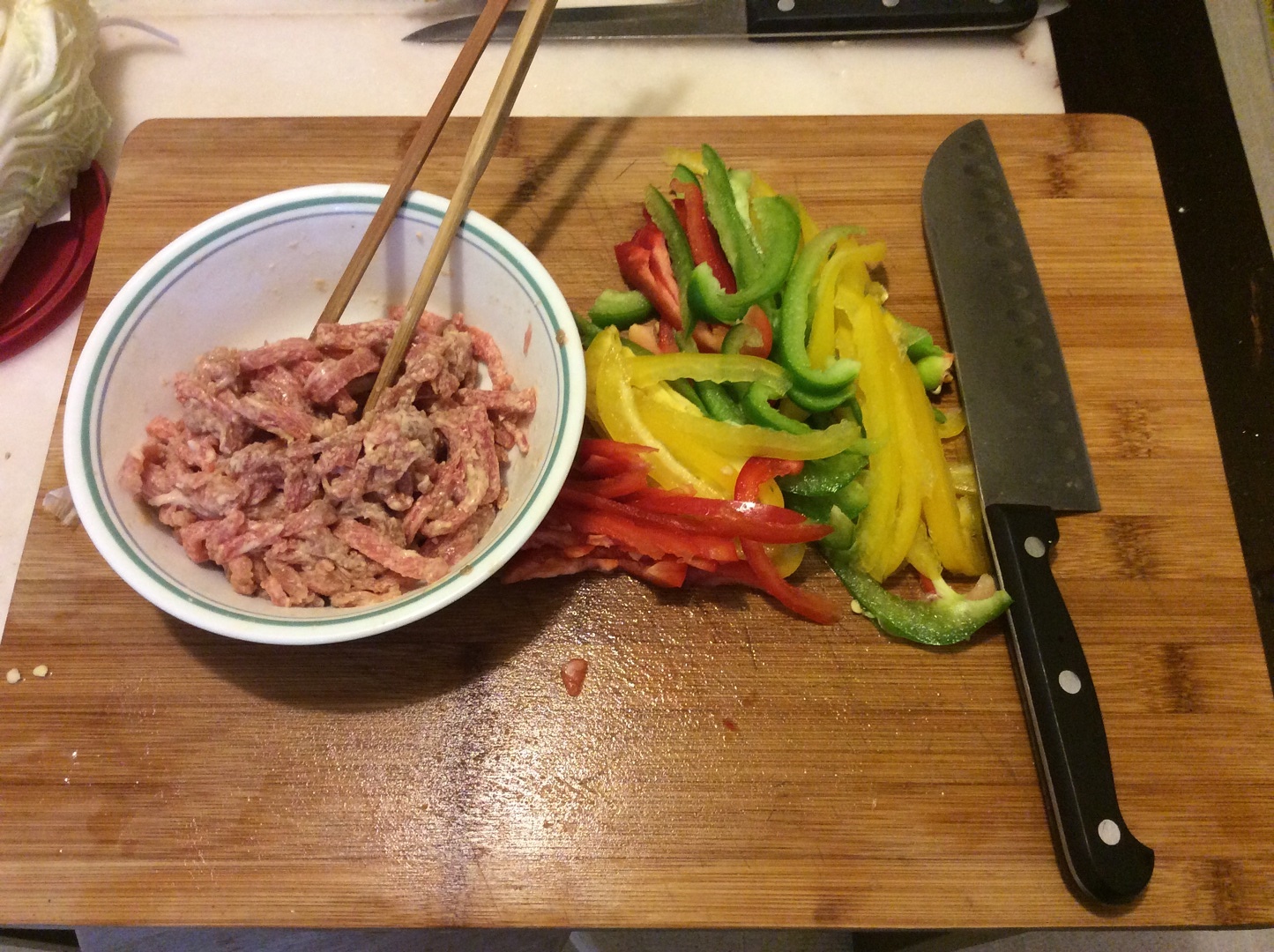 家常菜：榨菜肉絲麪的做法 步骤1