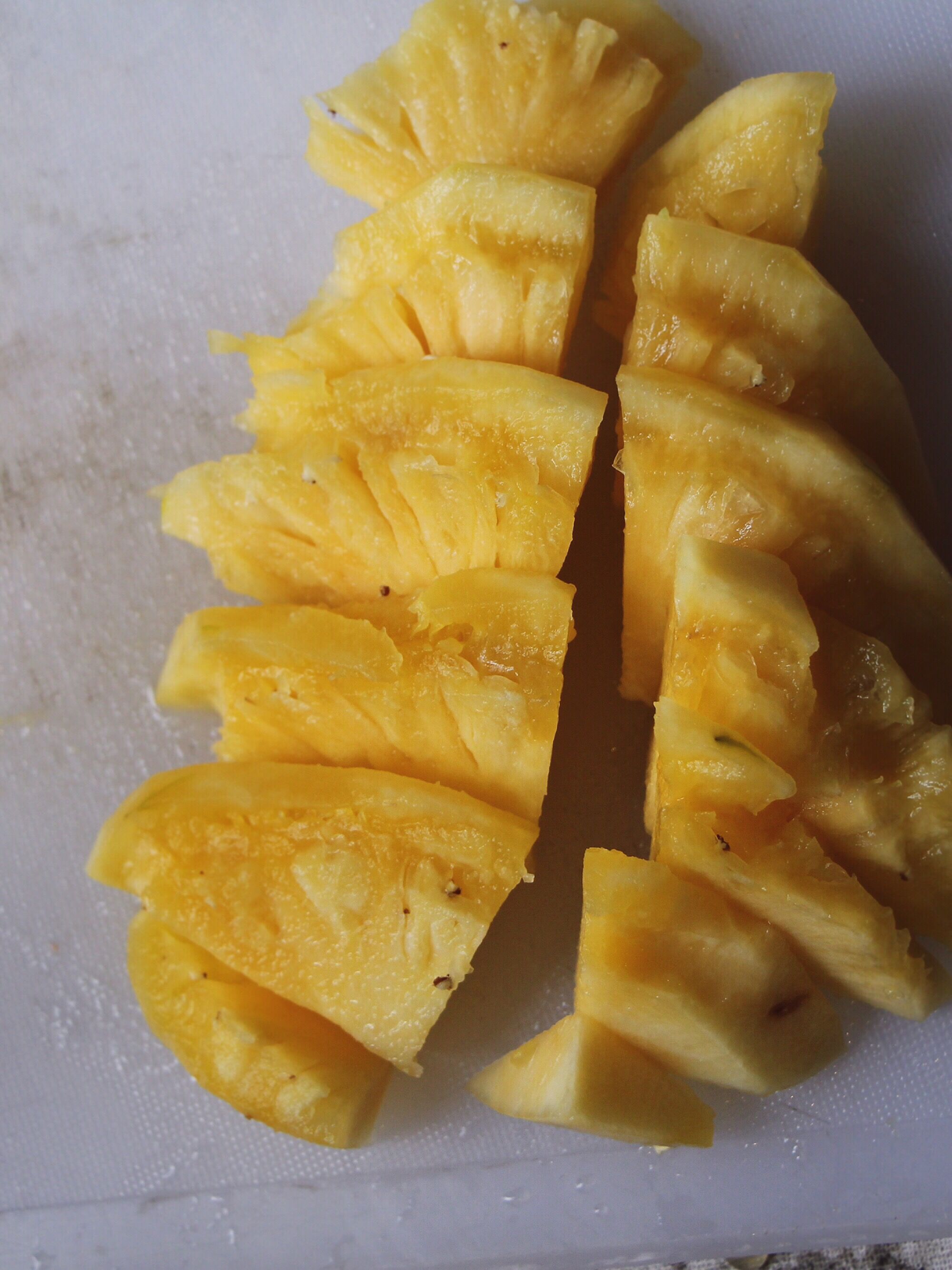 開胃好菜—菠蘿雙椒炒排骨的做法 步骤4