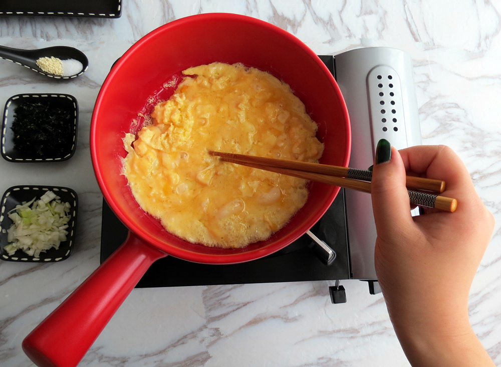 美鍋72變 | 黃金燦燦蛋炒飯 | 摯愛食譜篇的做法 步骤3