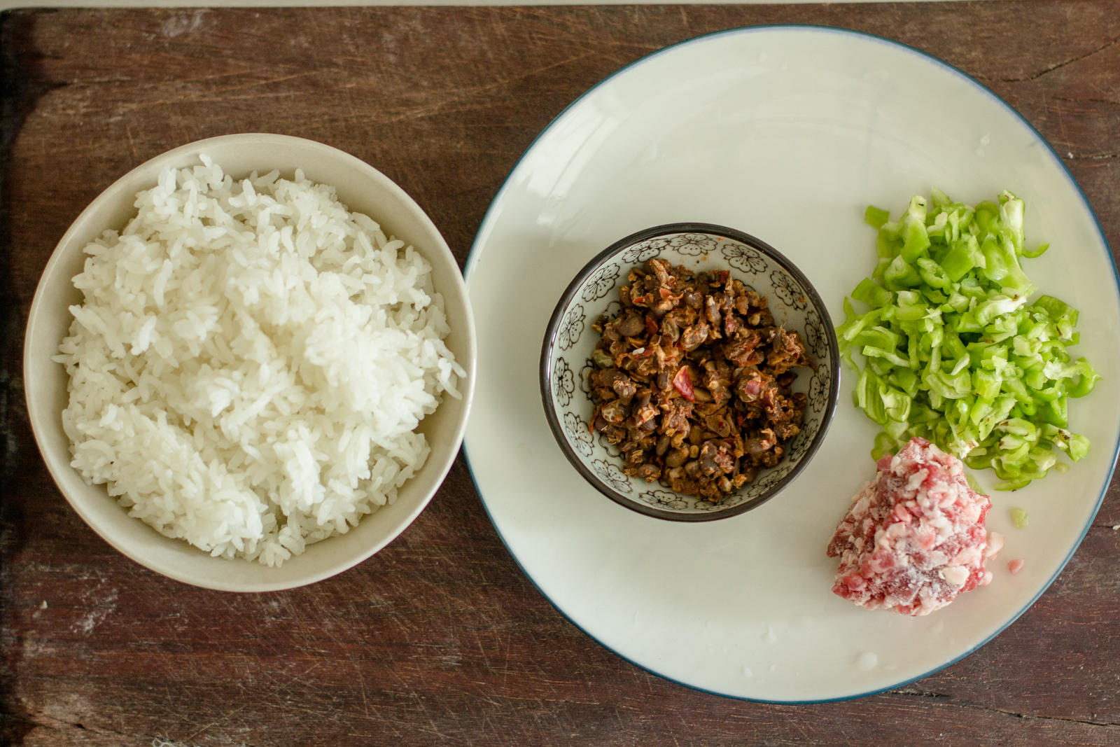青椒牛肉香辣豆豉炒飯的做法 步骤1