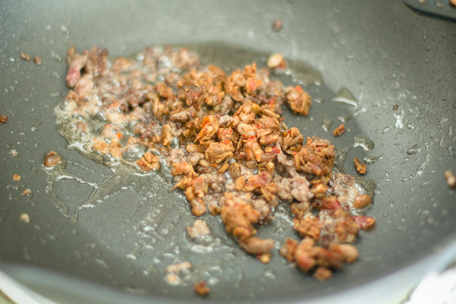 青椒牛肉香辣豆豉炒飯的做法 步骤2
