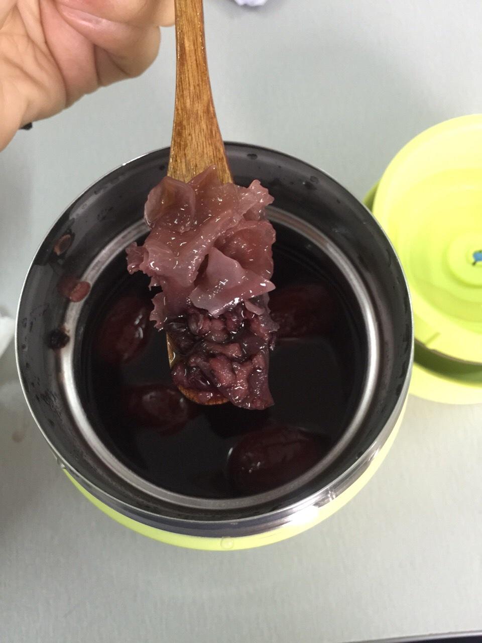 黑米銀耳紅棗湯（膳魔師500ml燜燒杯）的做法 步骤3