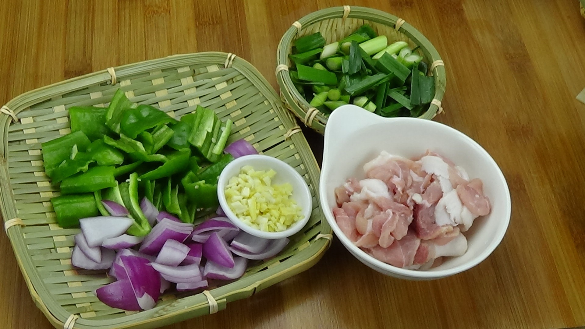 川菜家常菜 鹽煎肉的做法 步骤2