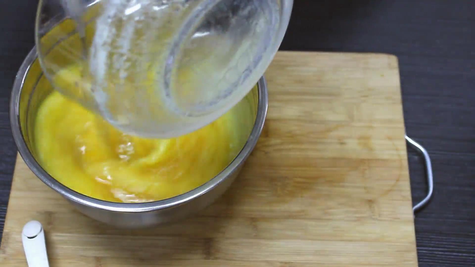靈動美食/用一雙筷子卷出一盤香酥蛋卷的做法 步骤4