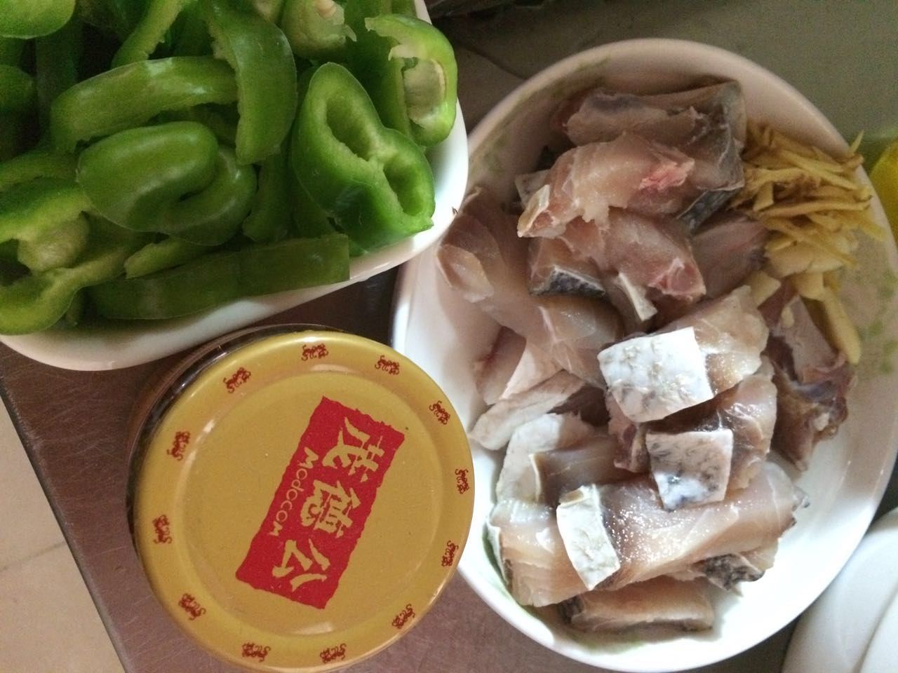 私家廚房--【馬友魚燜青椒】的做法 步骤1