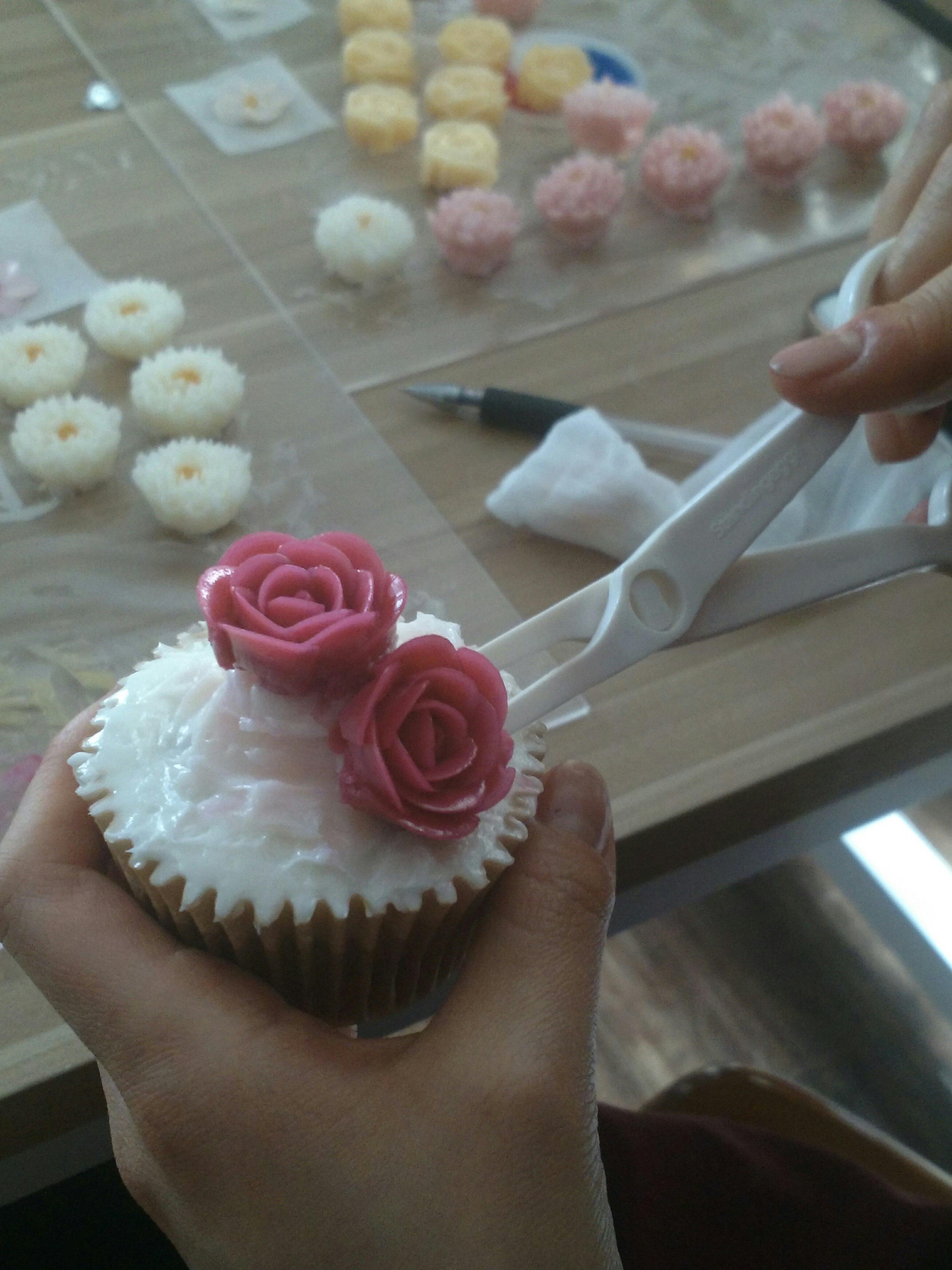 韓式裱花之cupcake的做法 步骤5