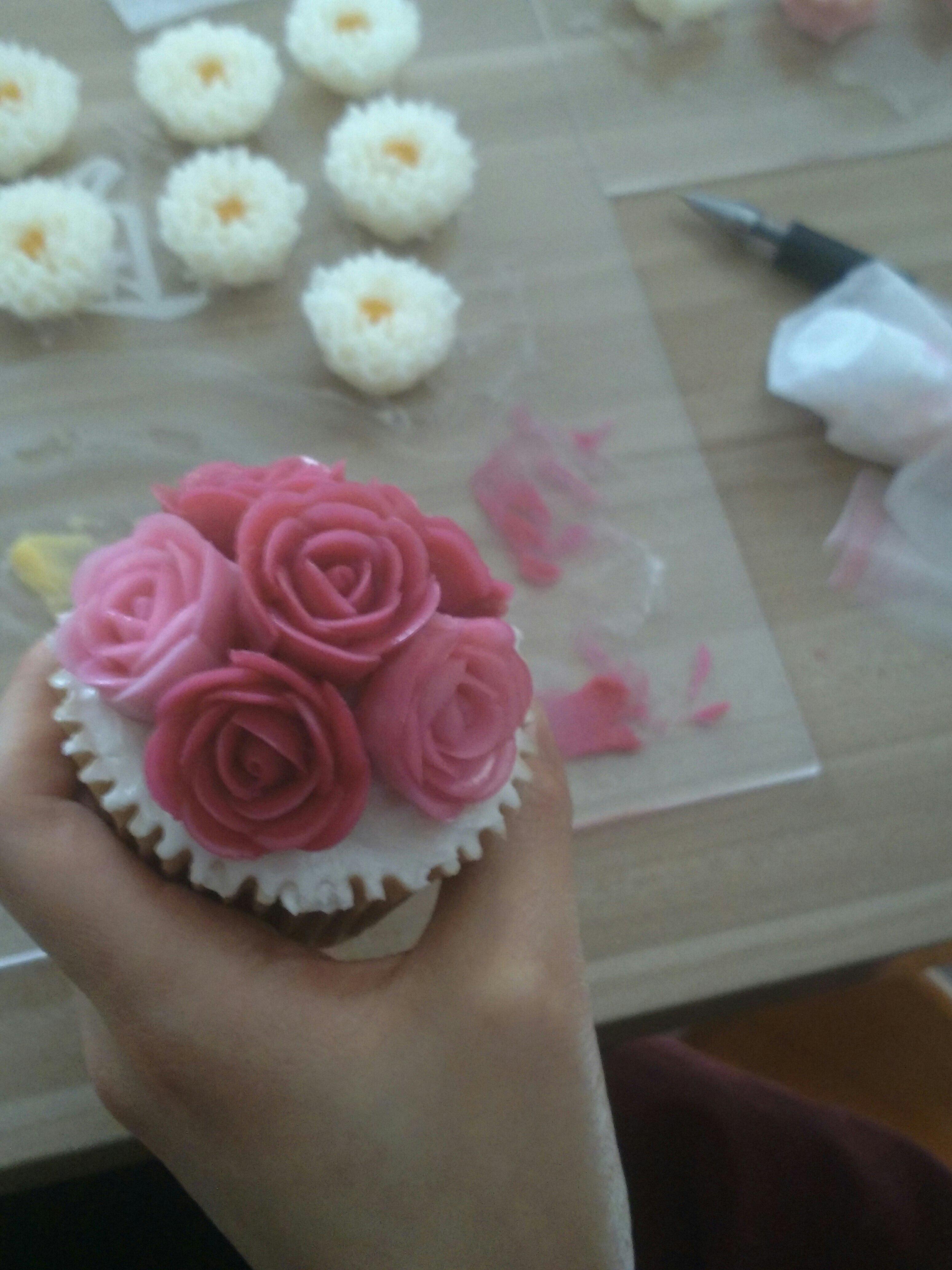 韓式裱花之cupcake的做法 步骤6