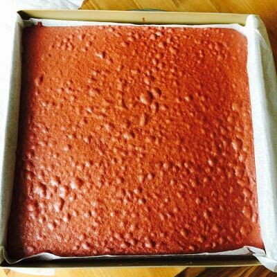 紅絲絨蛋糕卷的做法 步骤10