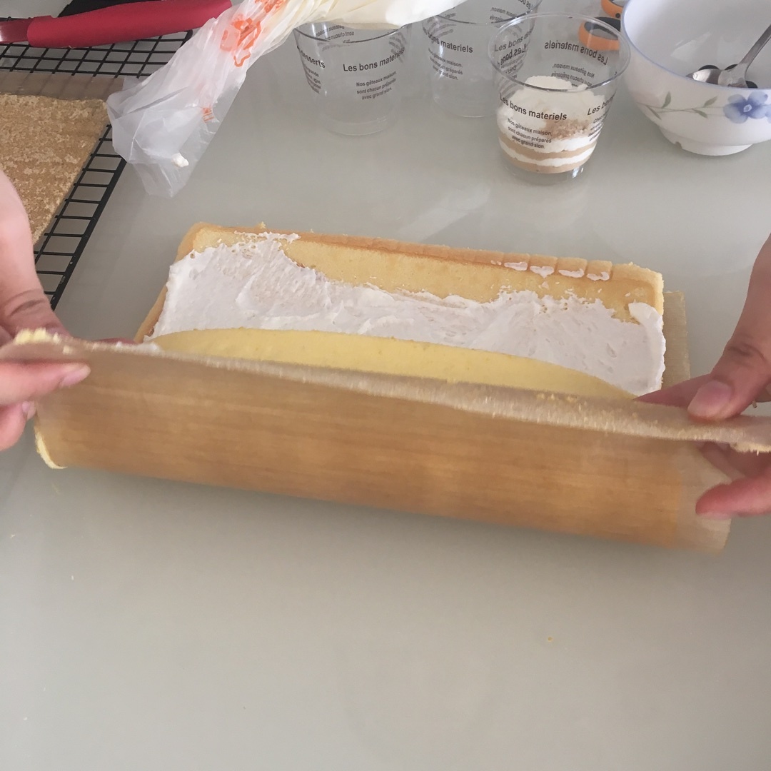 日式蛋糕卷的做法 步骤15
