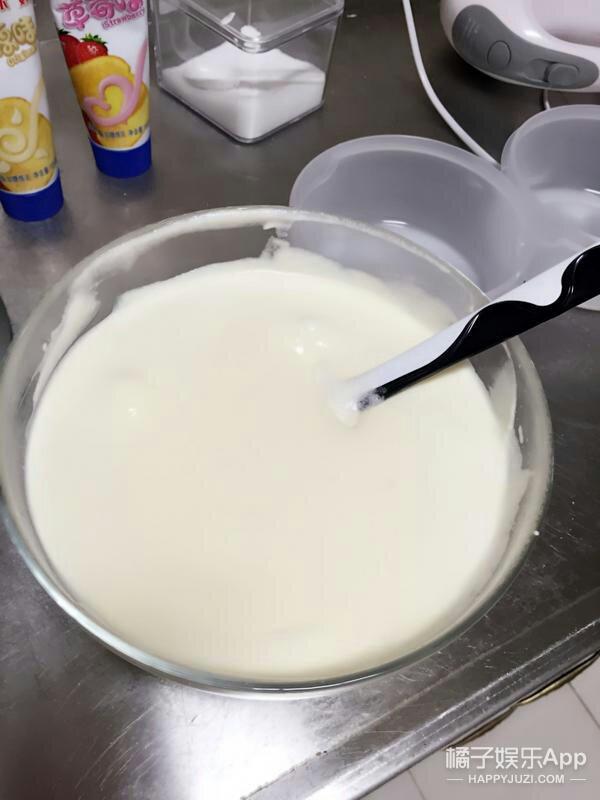 酸奶果醬冰激凌的做法 步骤5