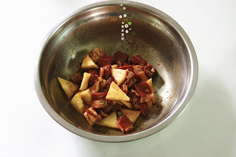 孜然牛肉菠蘿飯的做法 步骤4