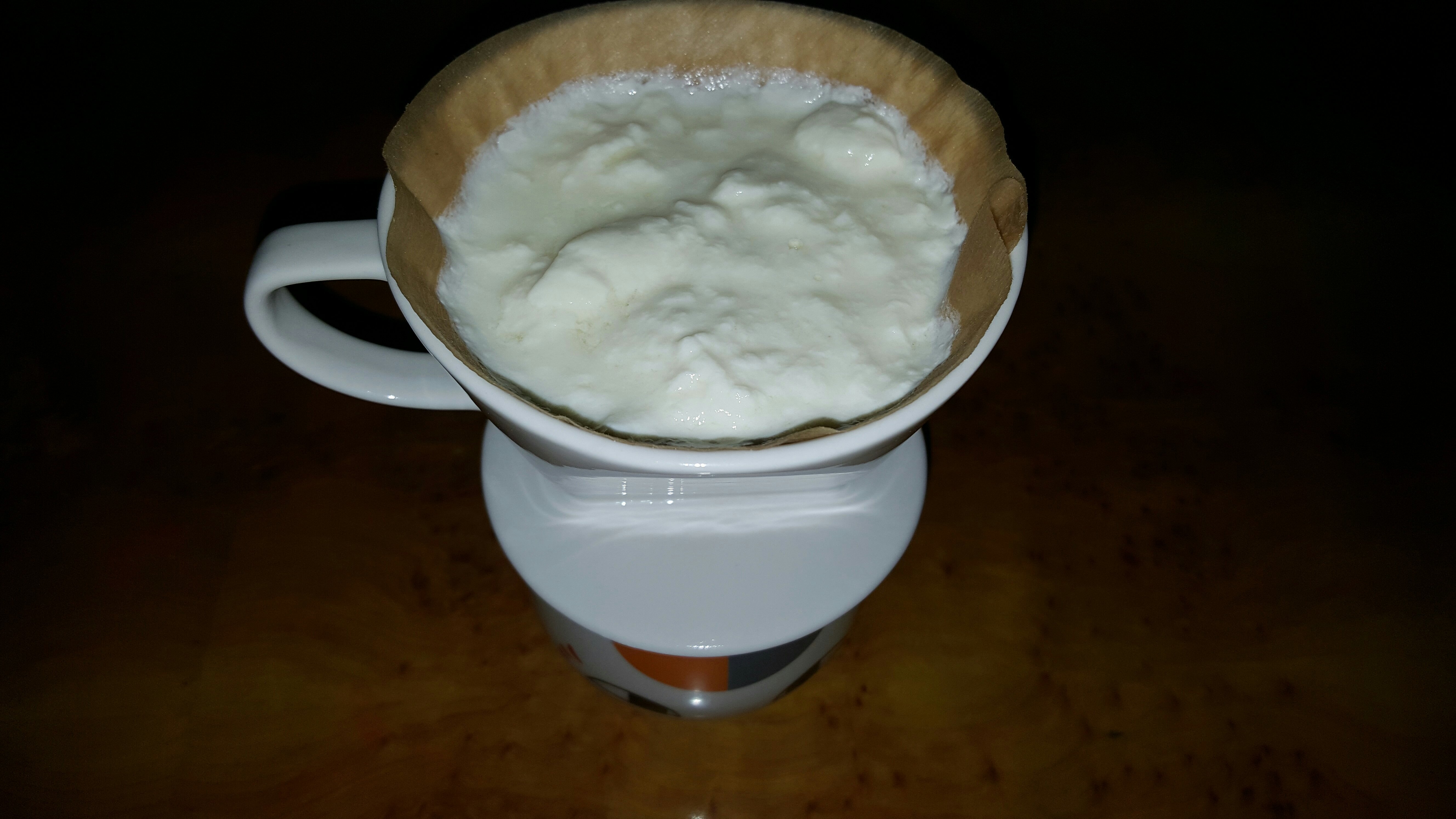 咖啡濾杯的一物多用（奶油乳酪和希臘酸奶）的做法 步骤1