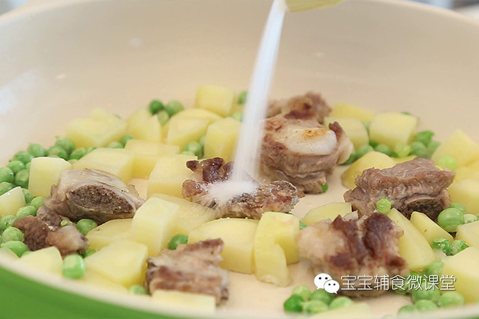 土豆排骨燜飯的做法 步骤12