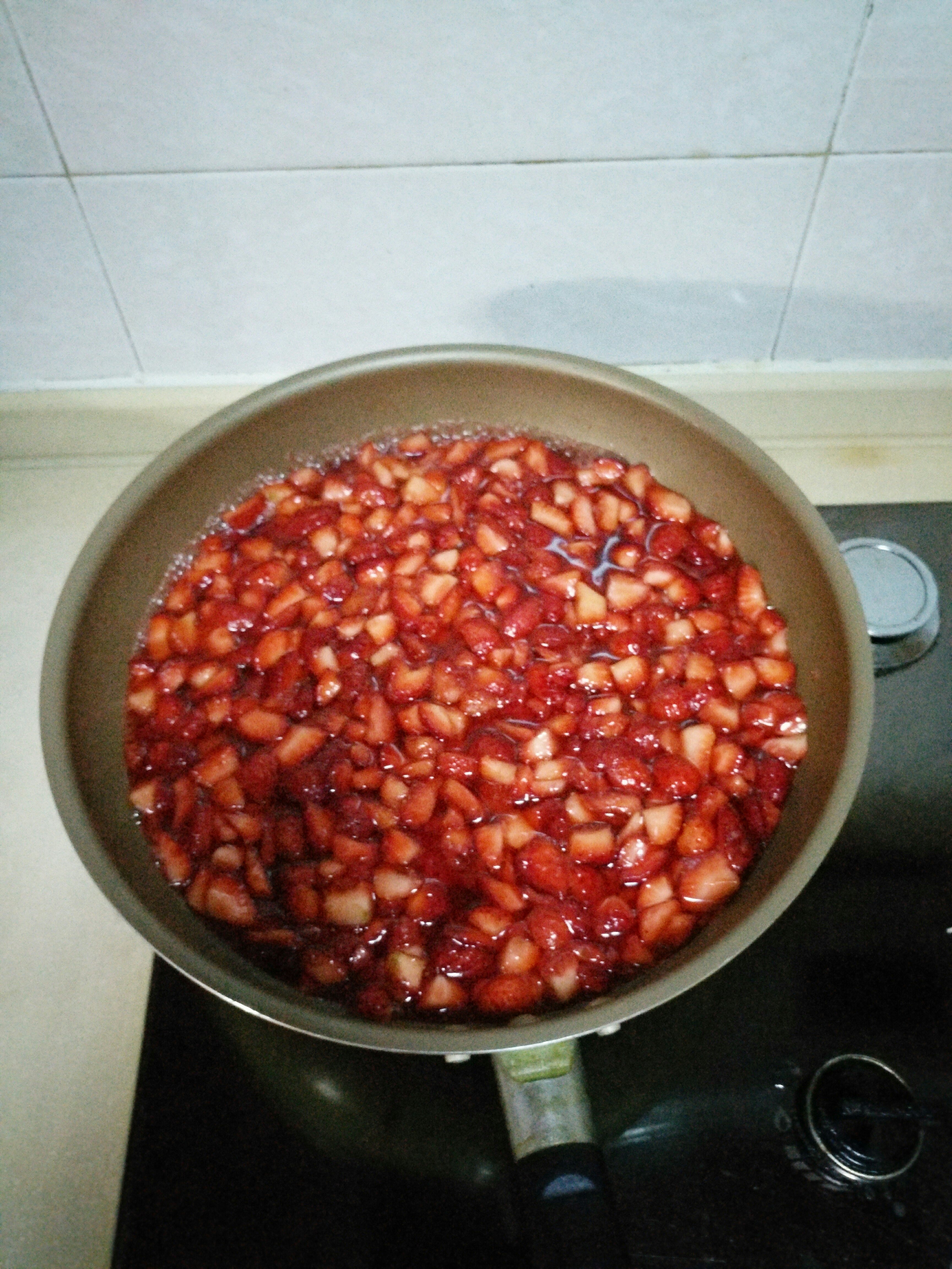 自制新鮮草莓果醬的做法 步骤4