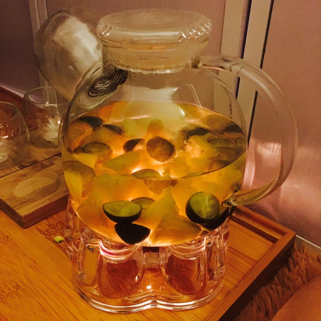 菠蘿青檸水果茶（簡版）的做法 步骤1