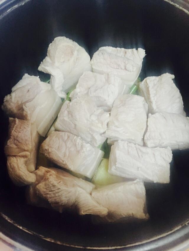 懶人電飯煲東坡肉 超級簡單的懶人做法的做法 步骤3
