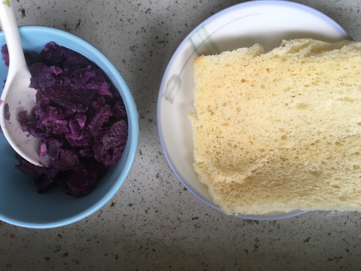 土司紫薯壽司卷的做法 步骤1