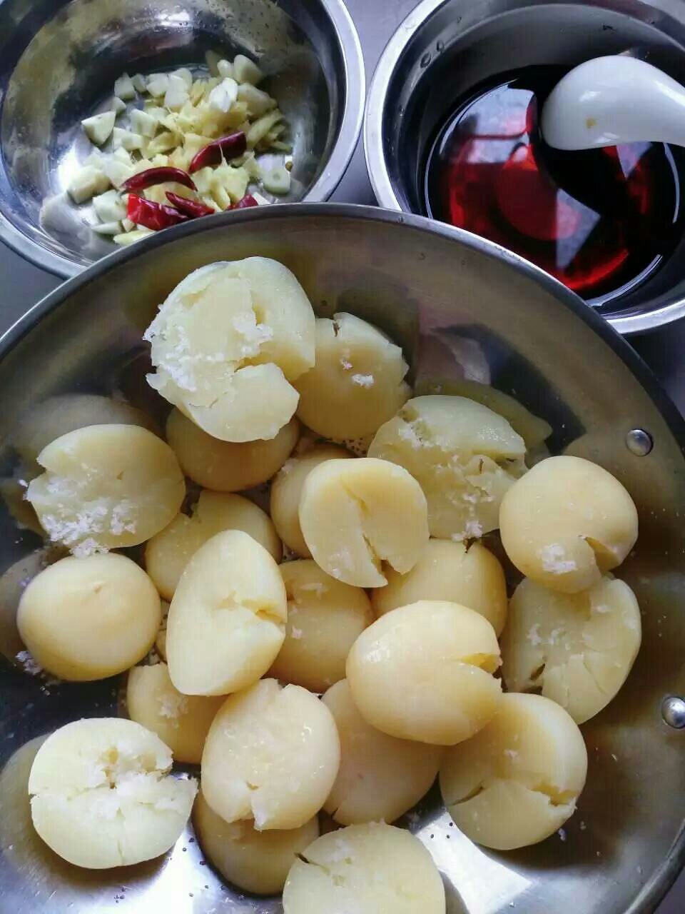 麻辣幹鍋小土豆的做法 步骤2