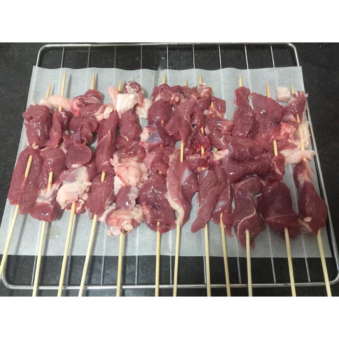 烤羊肉串（燒烤爐，烤箱版）的做法 步骤1