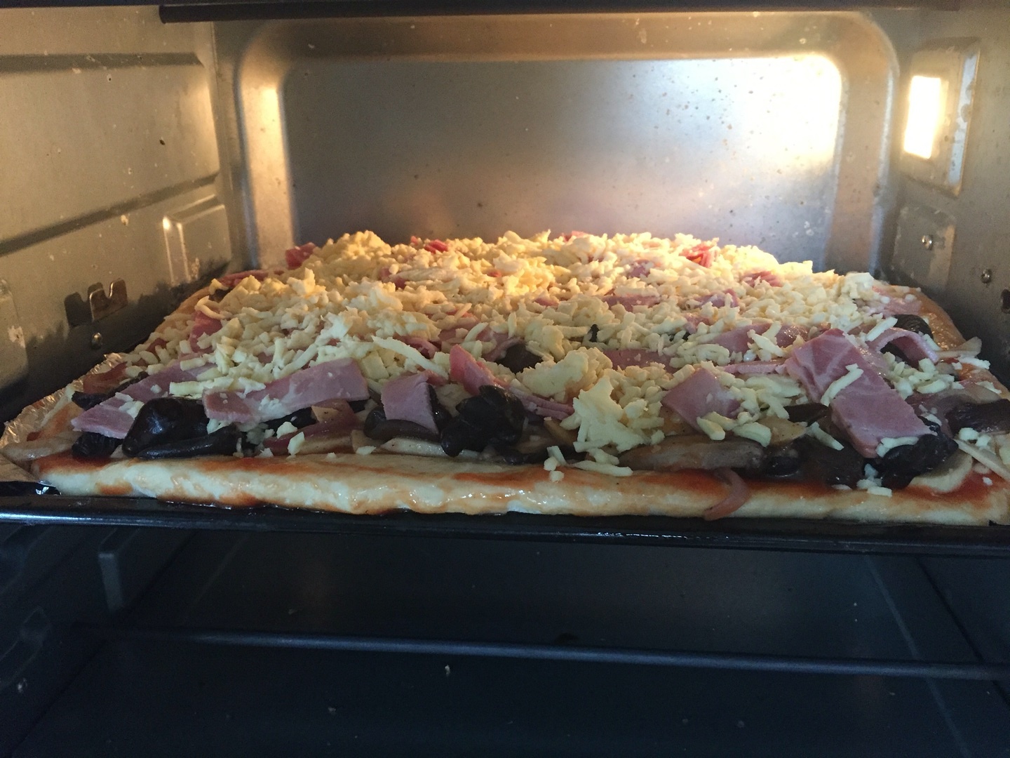 木耳蘑菇培根披薩的做法 步骤7