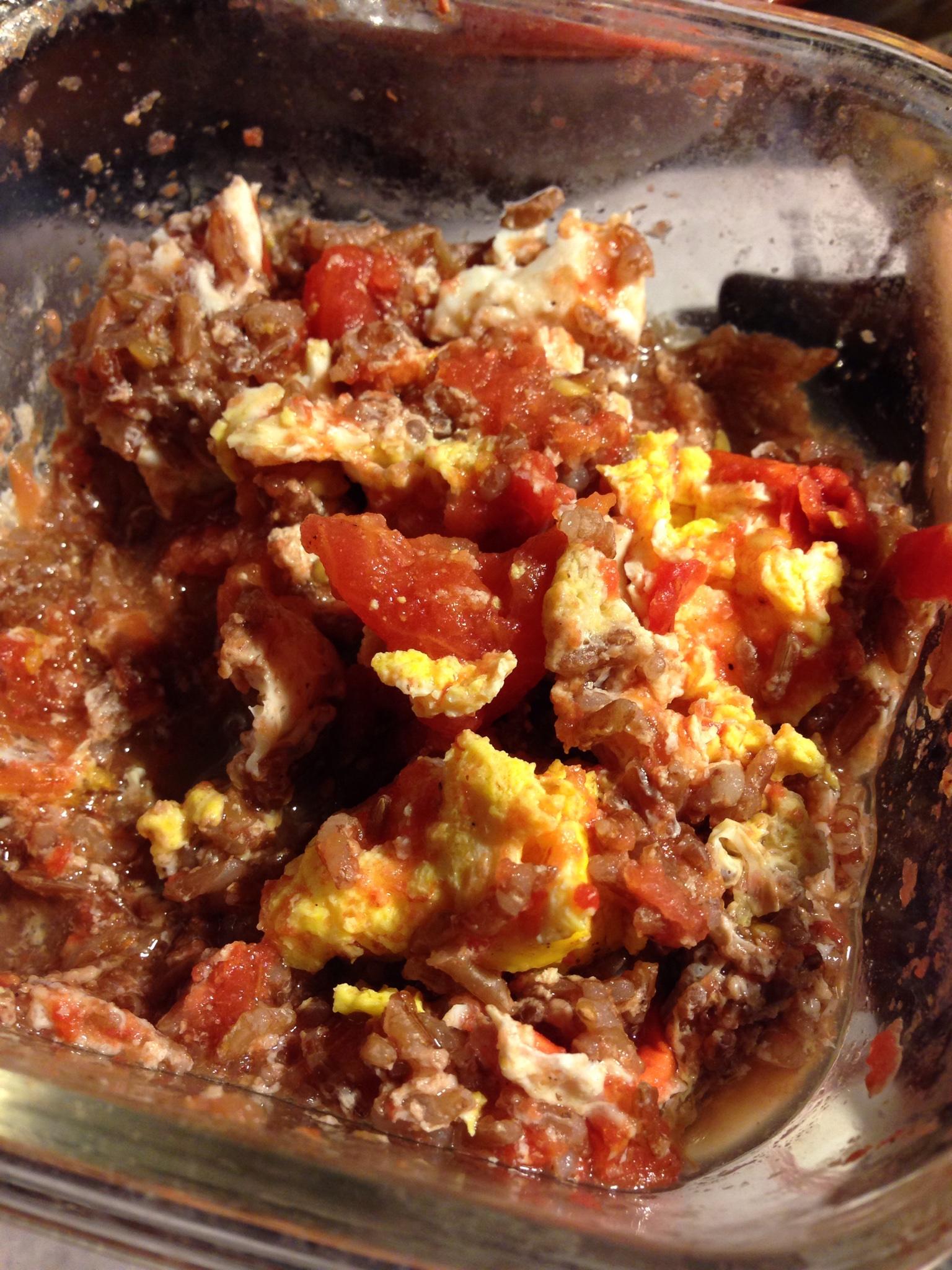 微波之番茄蛋飯，只要一個容器的飯的做法 步骤3