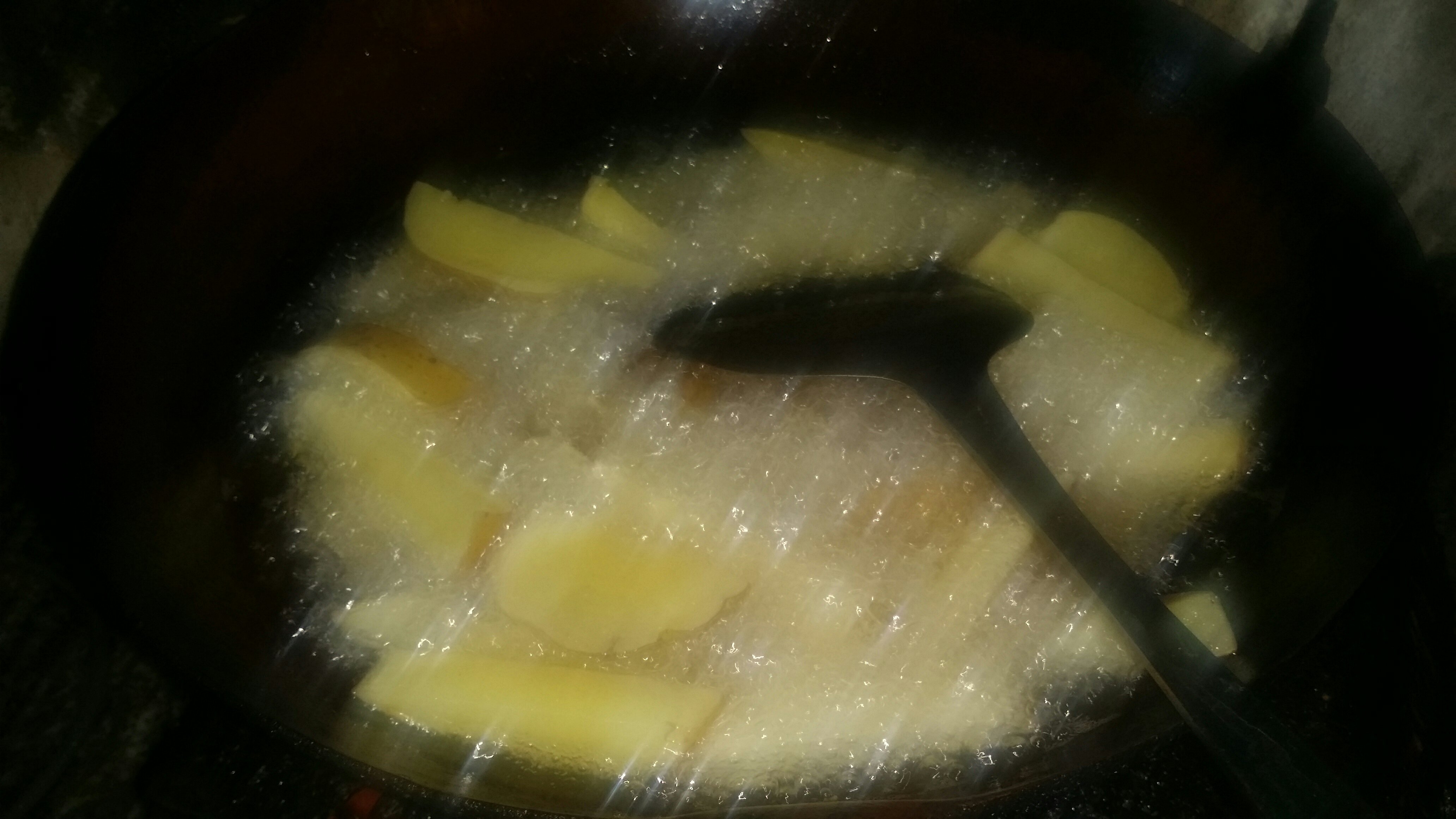 幹鍋土豆雞的做法 步骤2