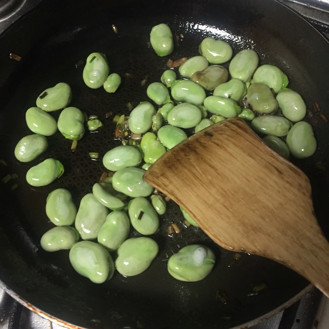 素食·蔥油蠶豆的做法 步骤3