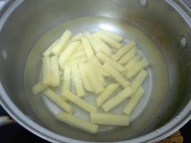 土豆版本的糖醋排骨的做法 步骤2