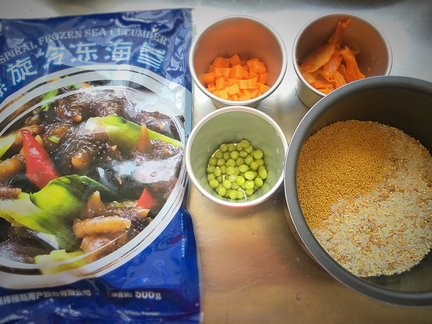 泡菜海蔘小米蔬菜飯 【山姆廚房】的做法 步骤1