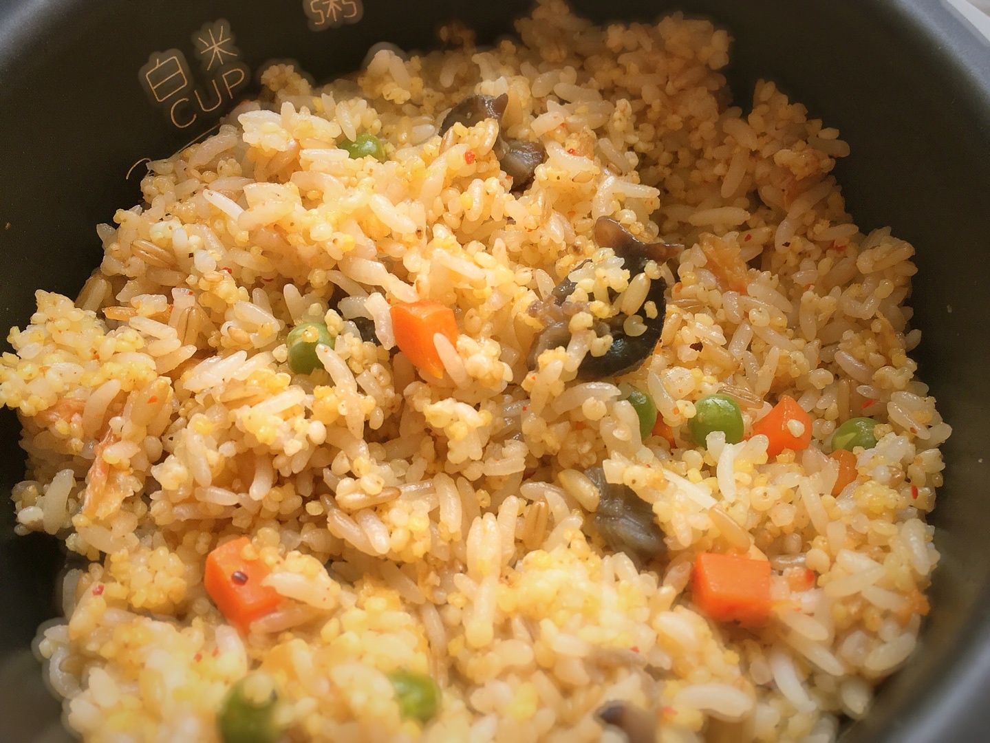 泡菜海蔘小米蔬菜飯 【山姆廚房】的做法 步骤7