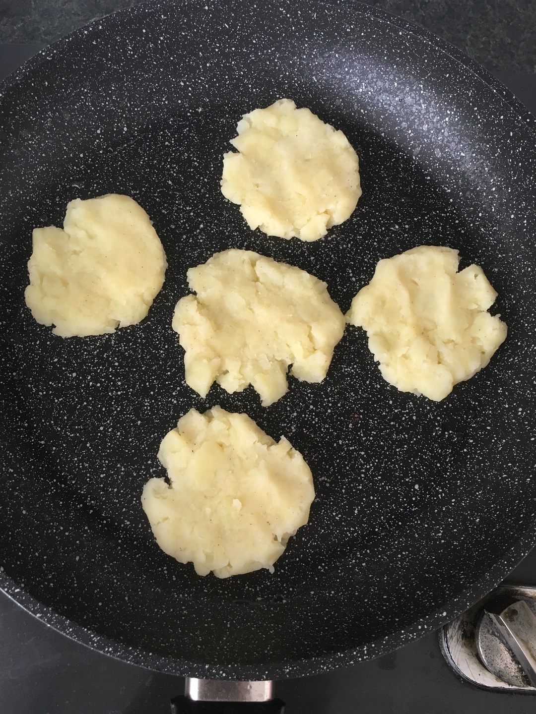 寶寶輔食 簡易版土豆餅的做法 步骤6