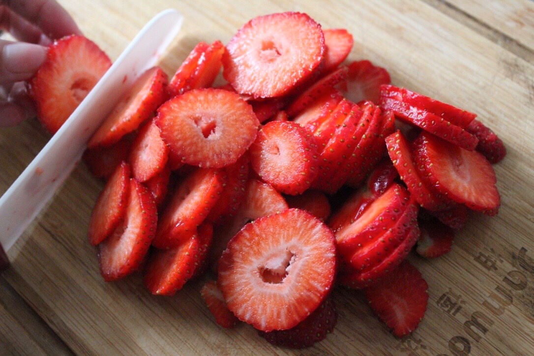 草莓抹茶千層蛋糕的做法 步骤9