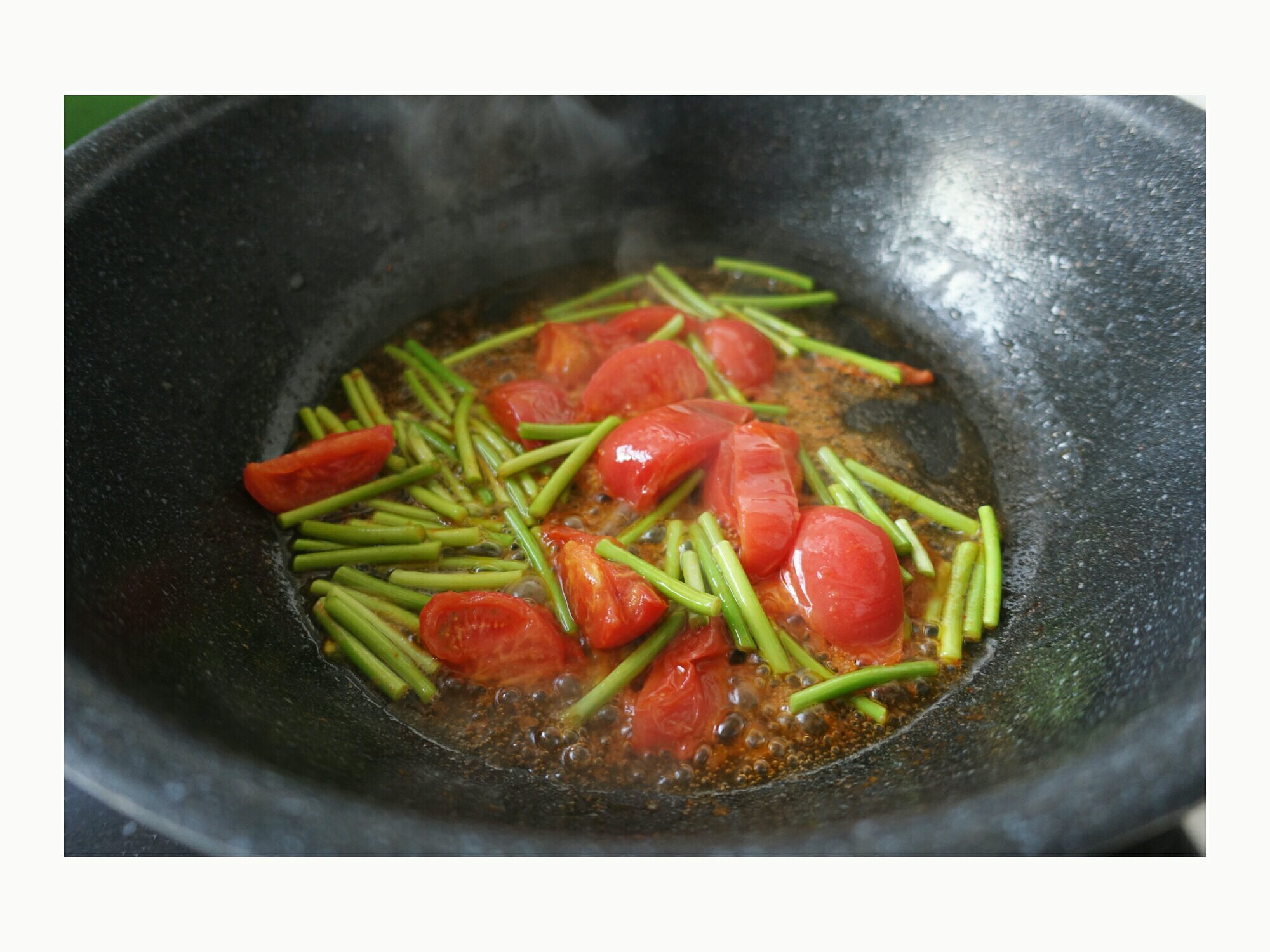 炒西紅柿蒜薹（快手素菜）的做法 步骤3