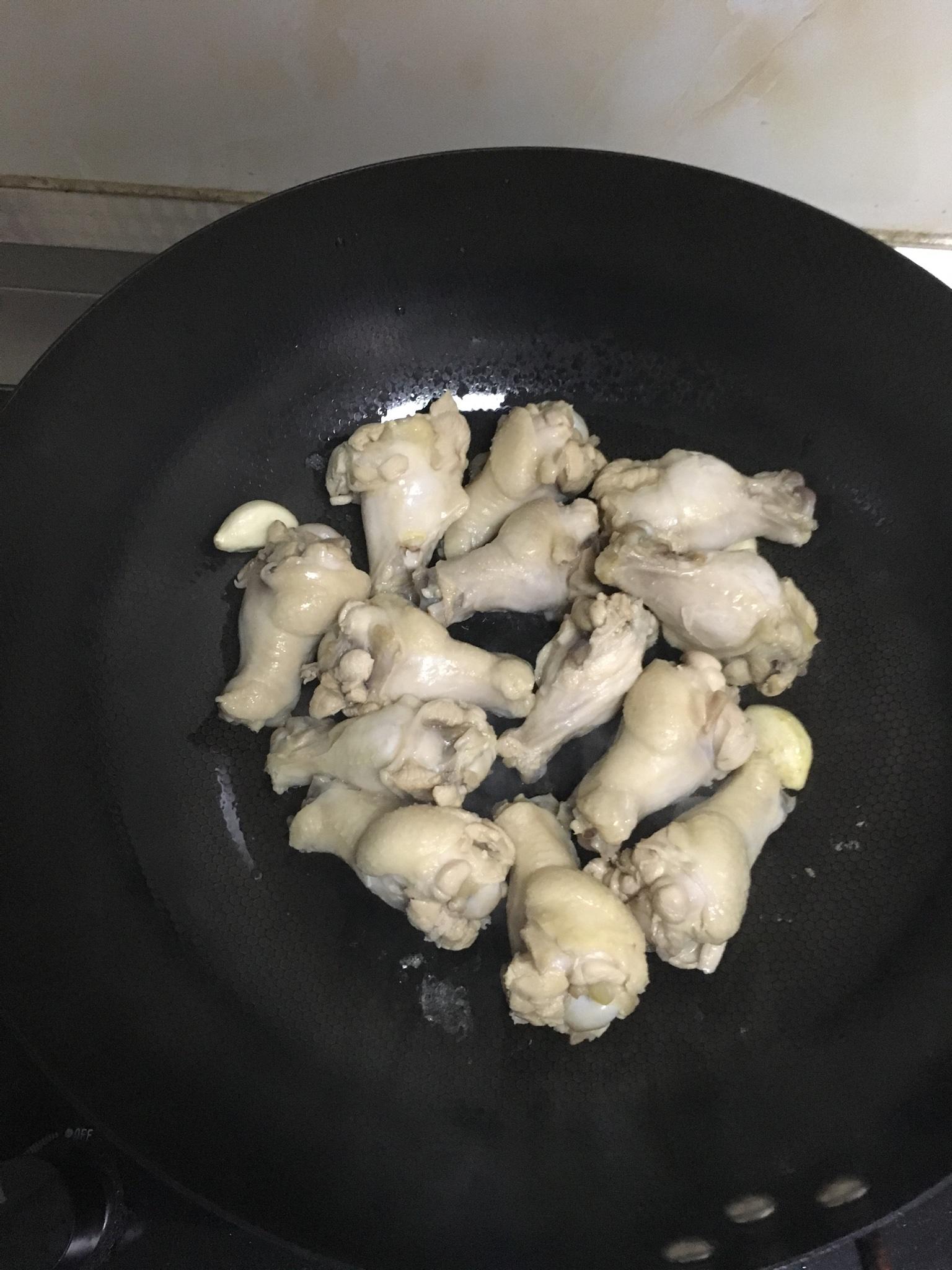 四季豆燜燒雞腿的做法 步骤3