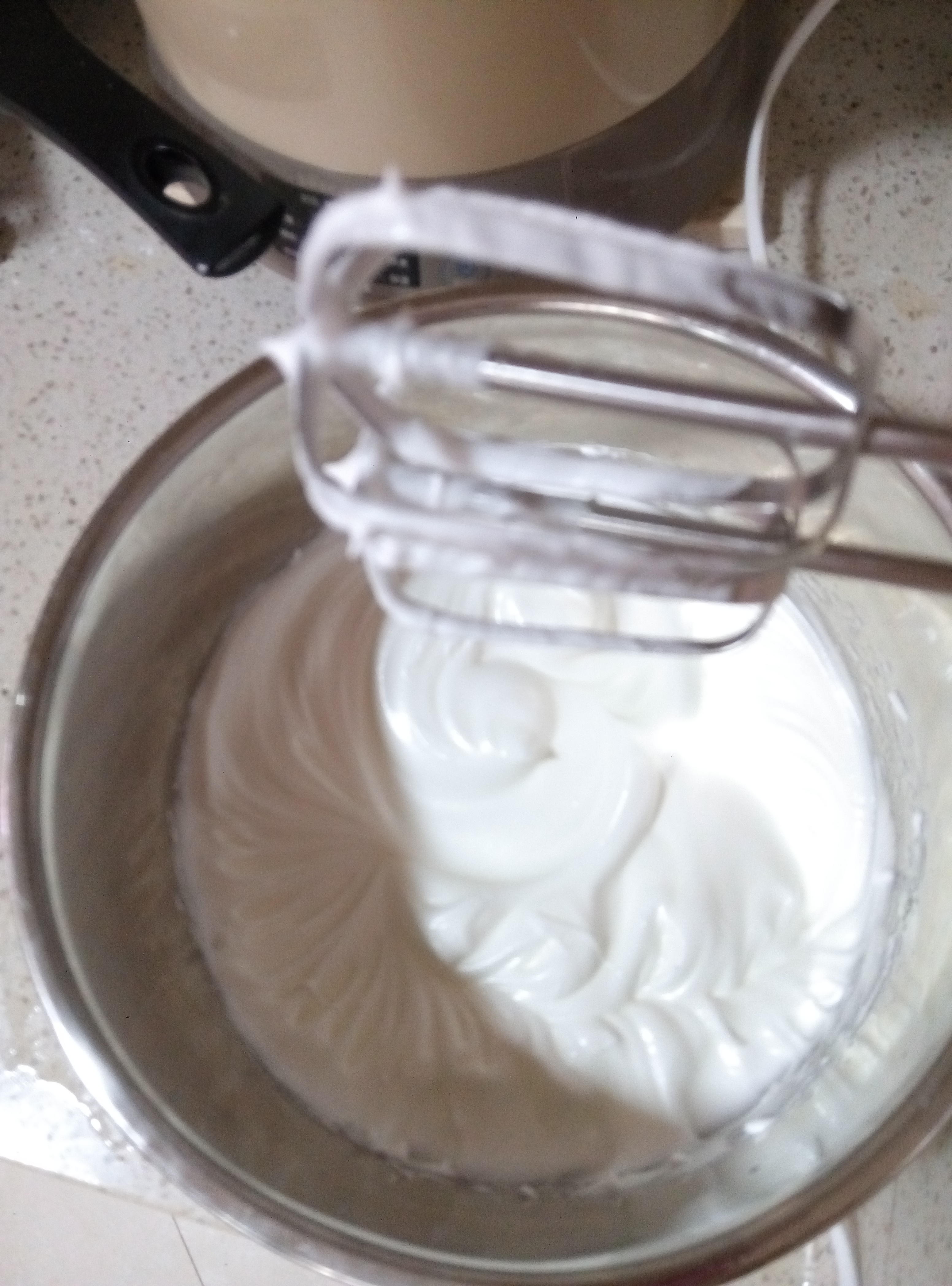 超細膩溼潤、入口即化的酸奶蛋糕的做法 步骤5