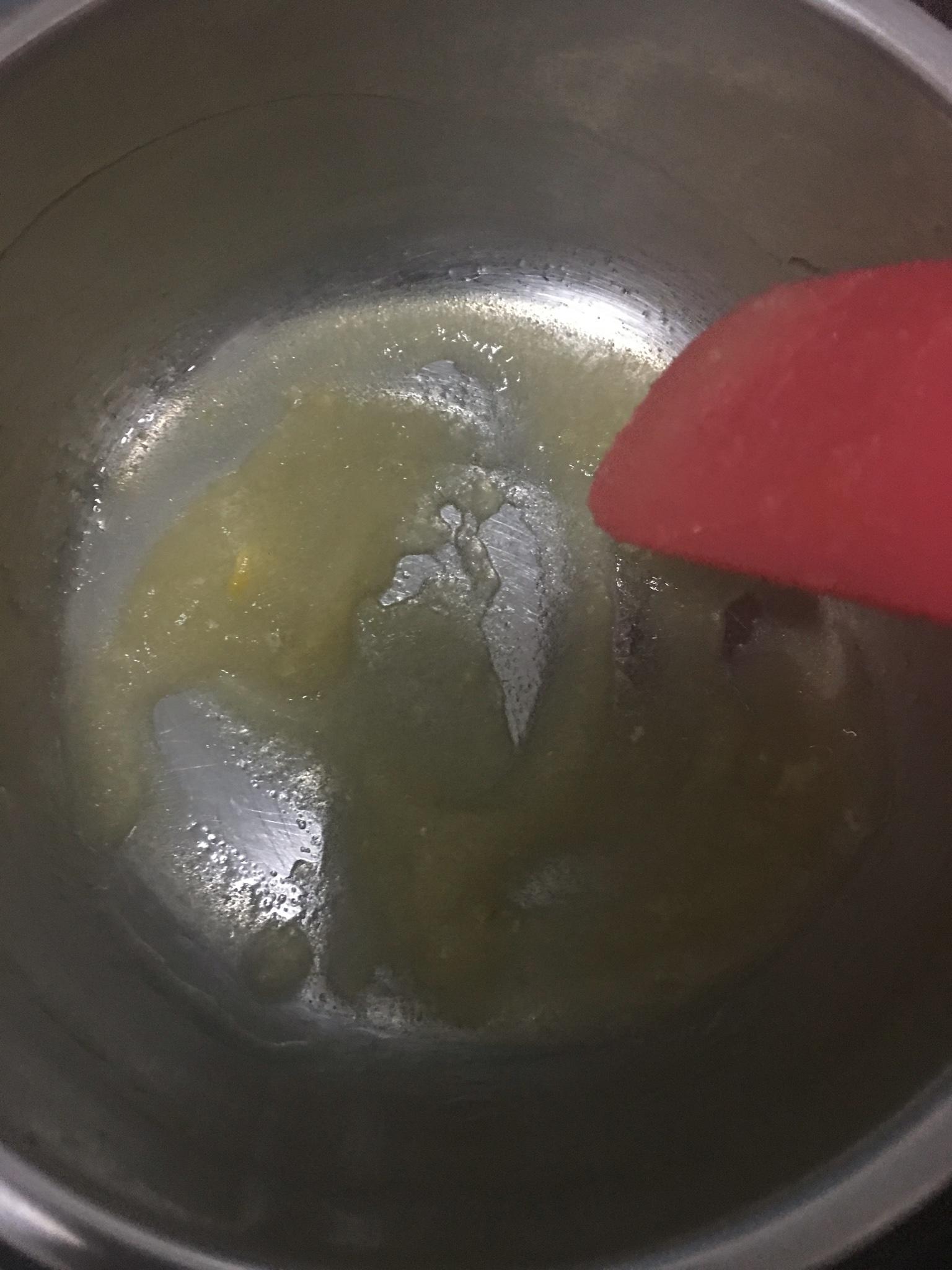 芒果酸奶慕斯的做法 步骤8