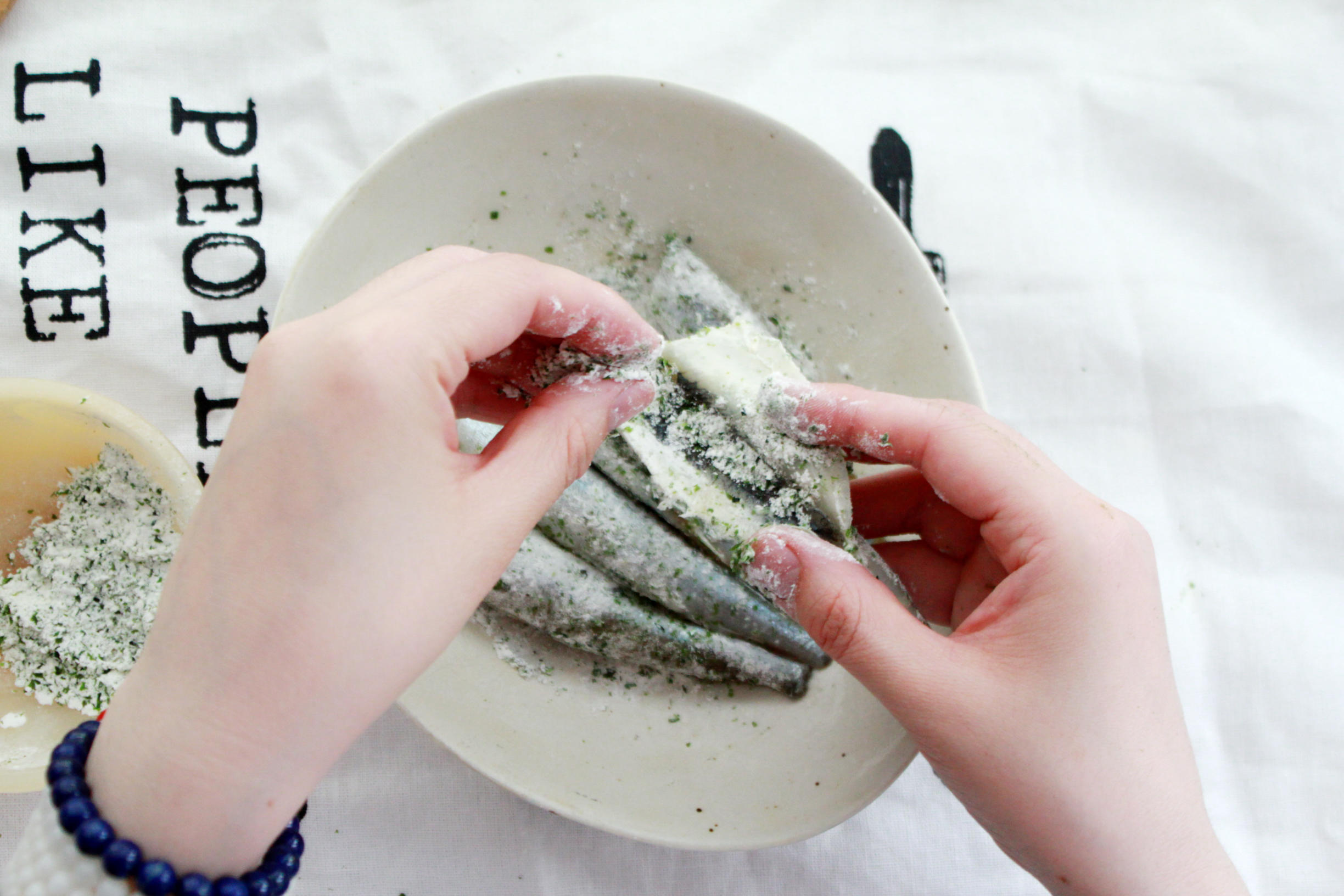 【日式風味】海苔酥炸胡瓜魚的做法 步骤6