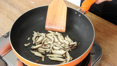 石鍋拌飯的做法 步骤6