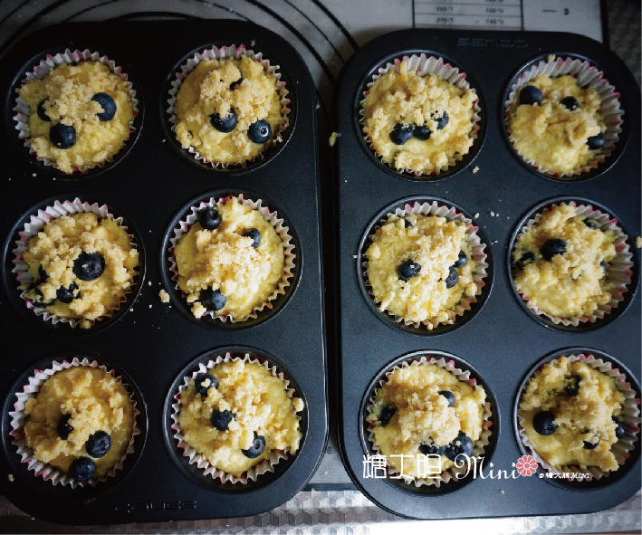 藍莓瑪芬——PH大師的配方，有金寶酥粒哦的做法 步骤9
