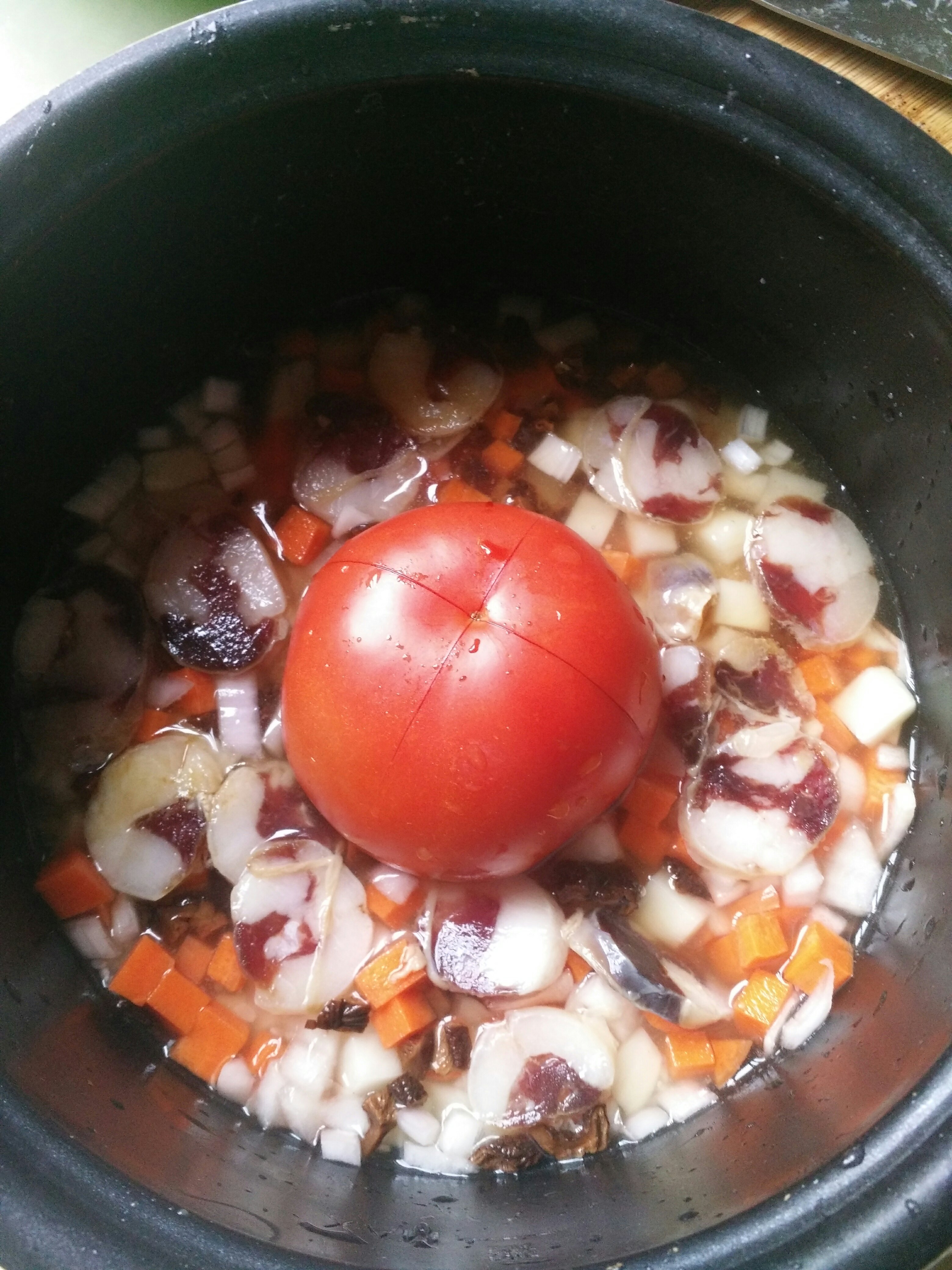 一個番茄飯（香腸，土豆，洋蔥，胡蘿蔔，香菇版）的做法 步骤3