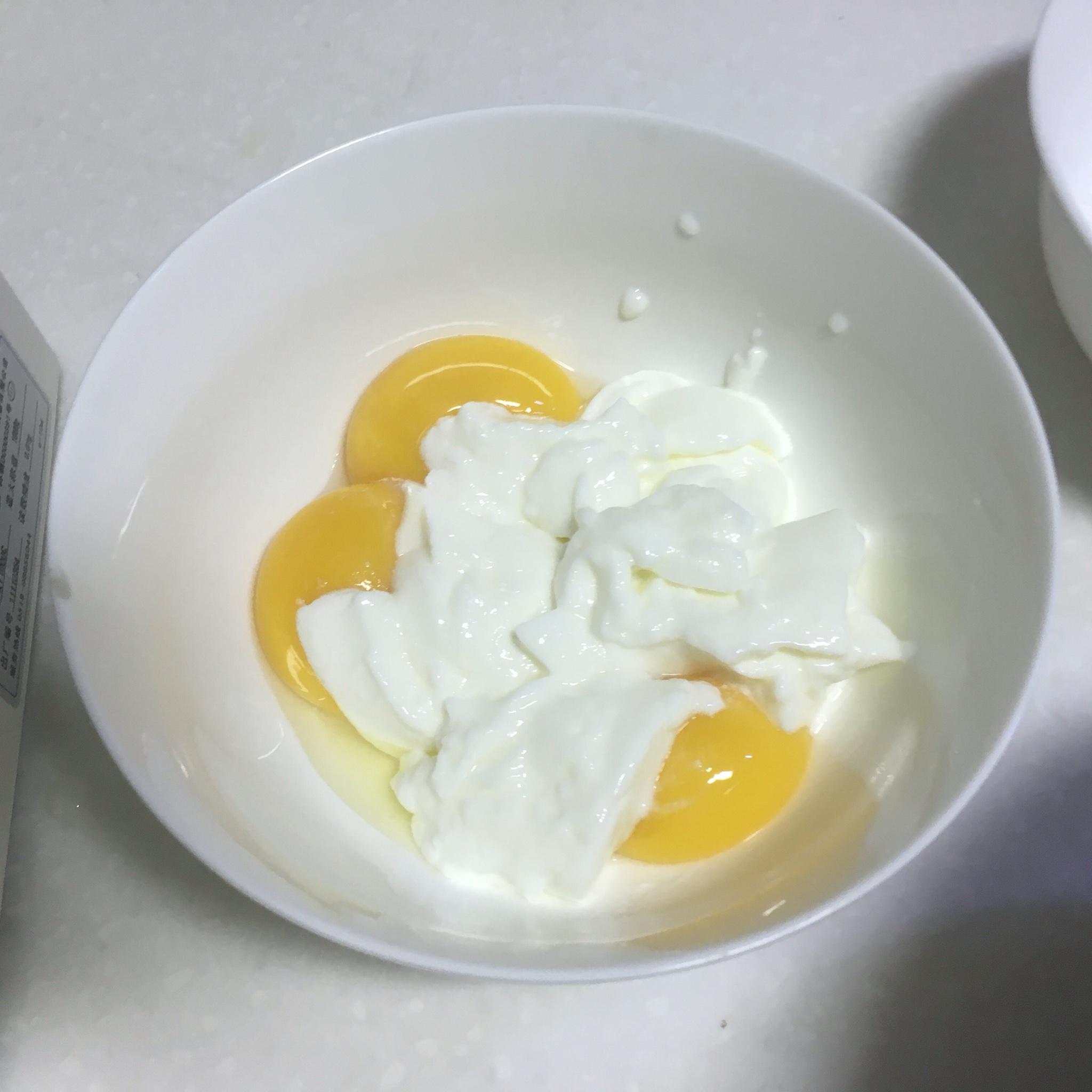 無油低脂酸奶蛋糕的做法 步骤3