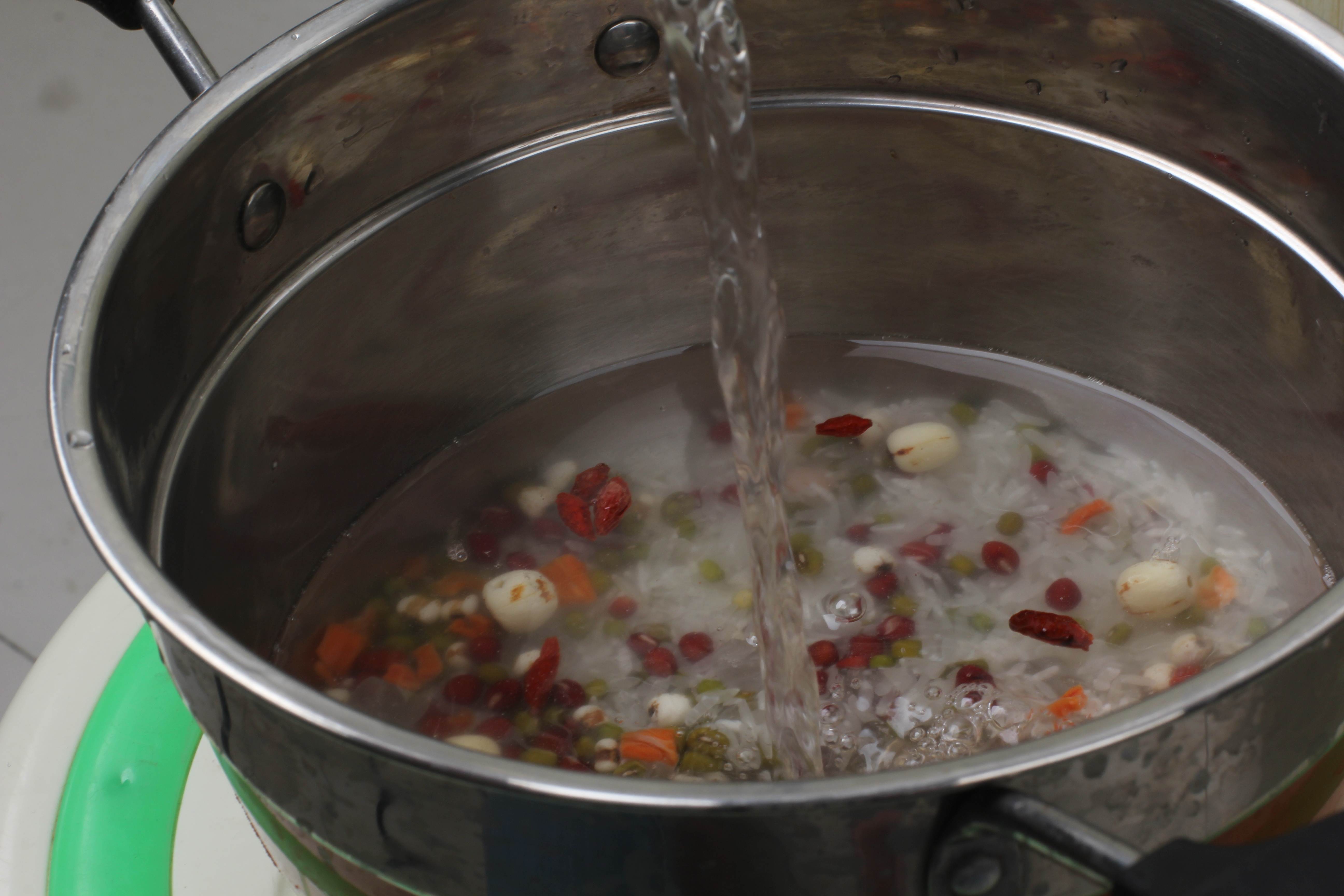紅棗蓮子粥 適合的季節喝適合的粥的做法 步骤3