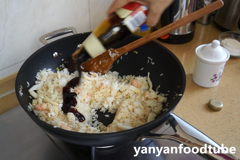 海鮮焗飯 Seafood Fried Rice with Cheesy Topping的做法 步骤3
