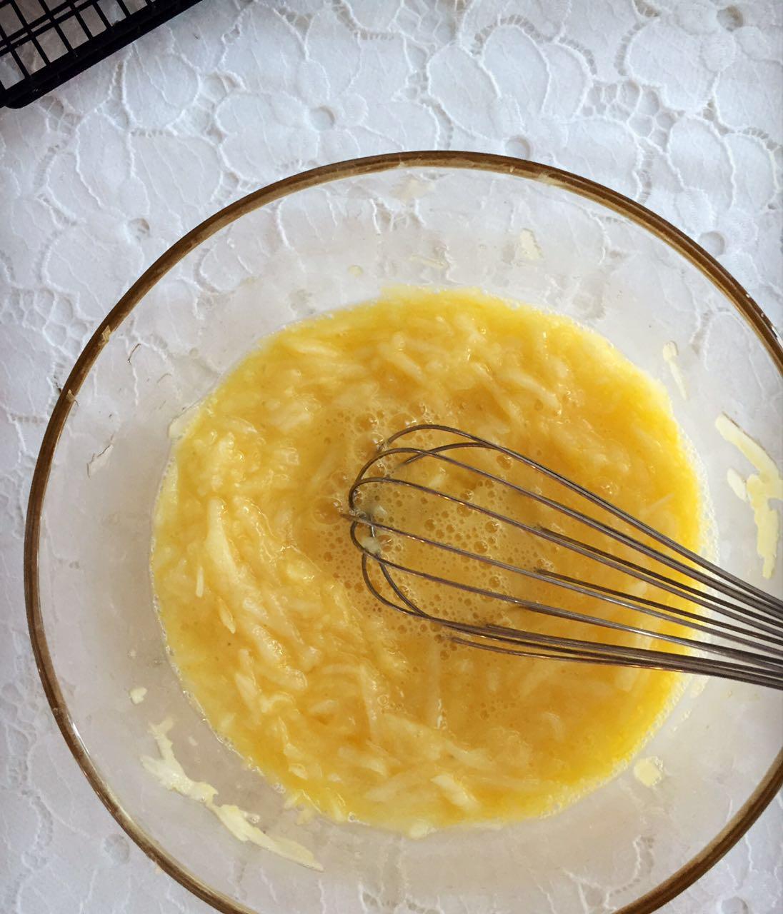 寶寶輔食：簡易營養雞蛋土豆餅-10分鐘搞定的做法 步骤3