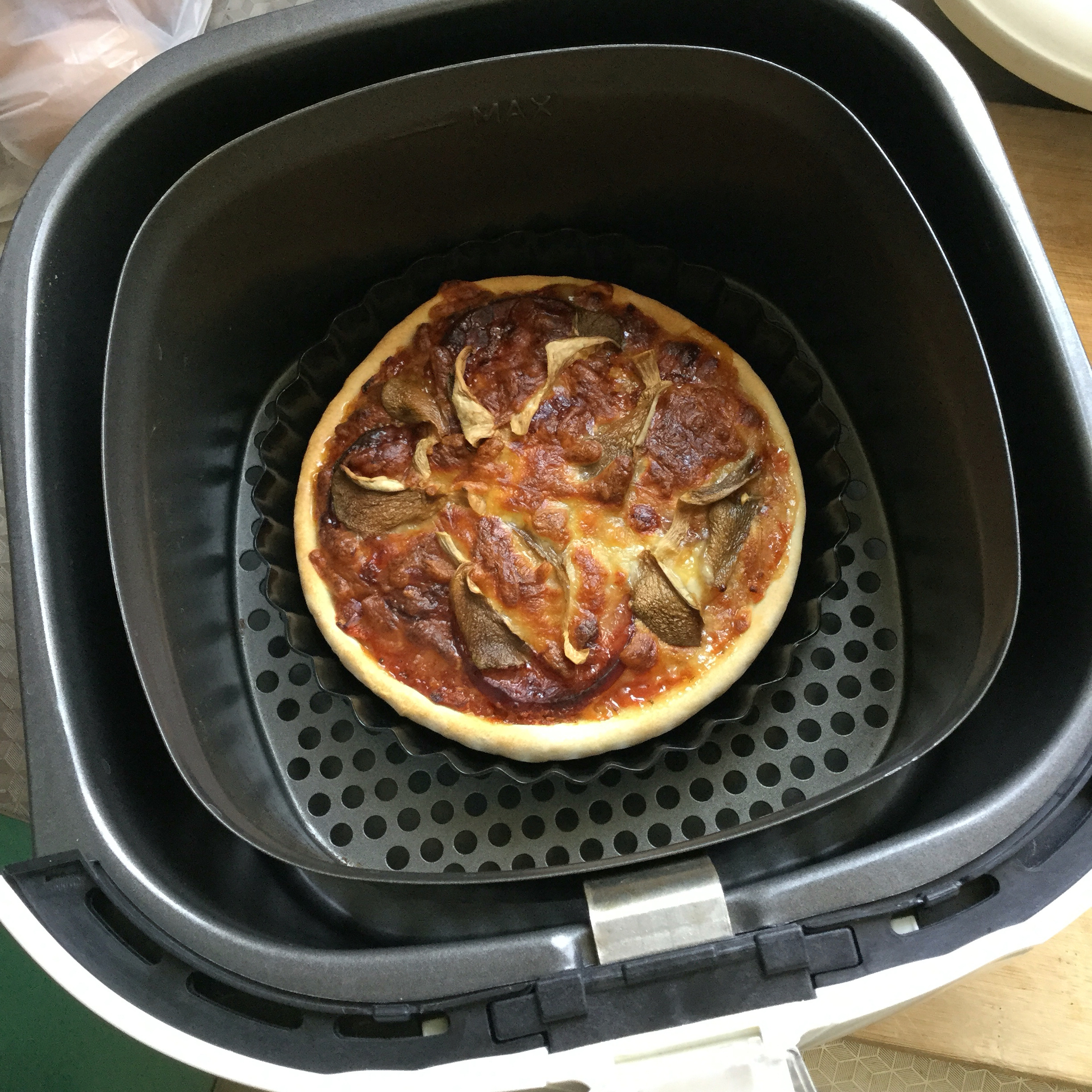 自制薄底披薩--空氣炸鍋版的做法 步骤10