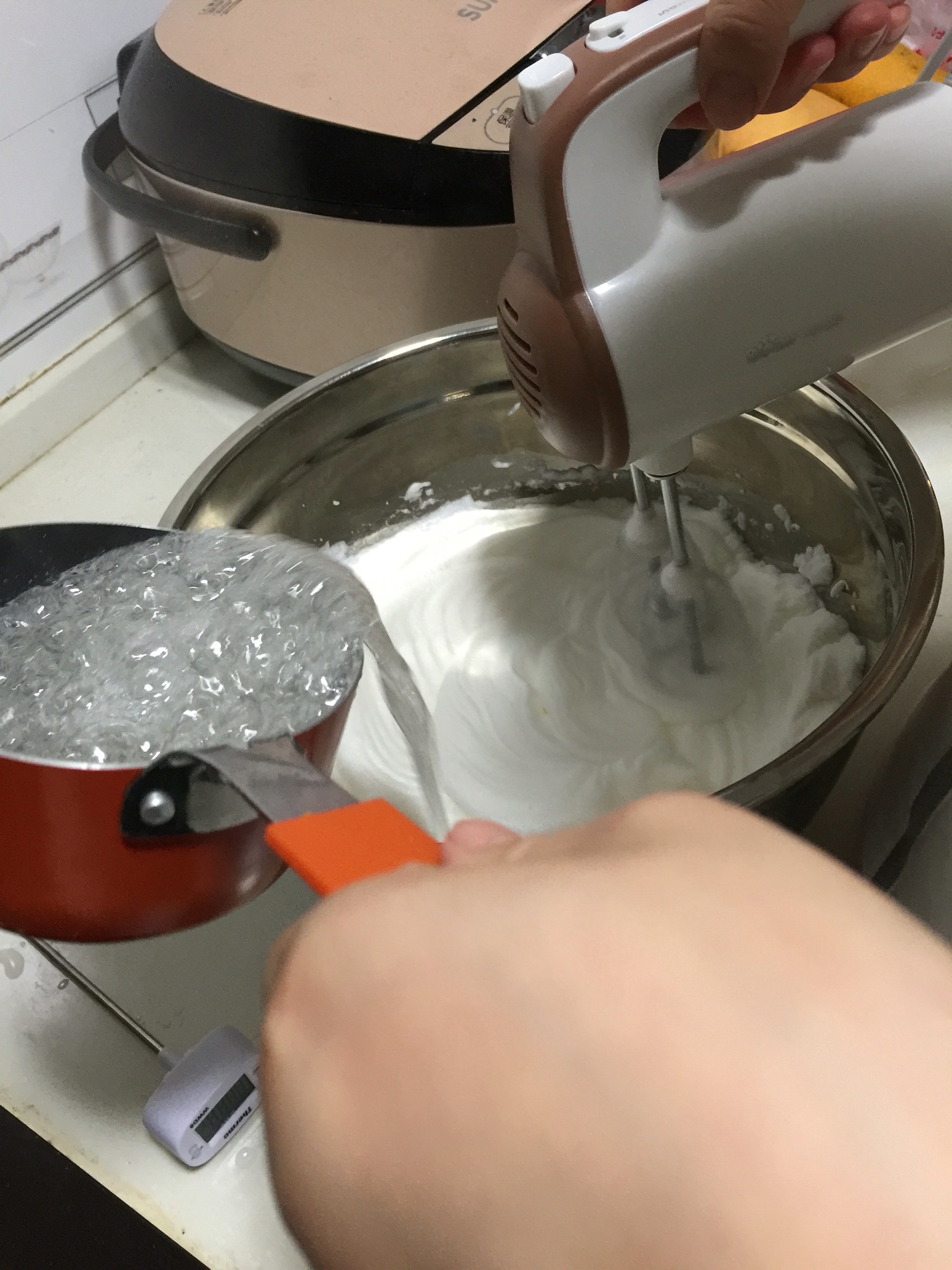 韓花裱花蛋糕——意式奶油霜的做法 步骤3